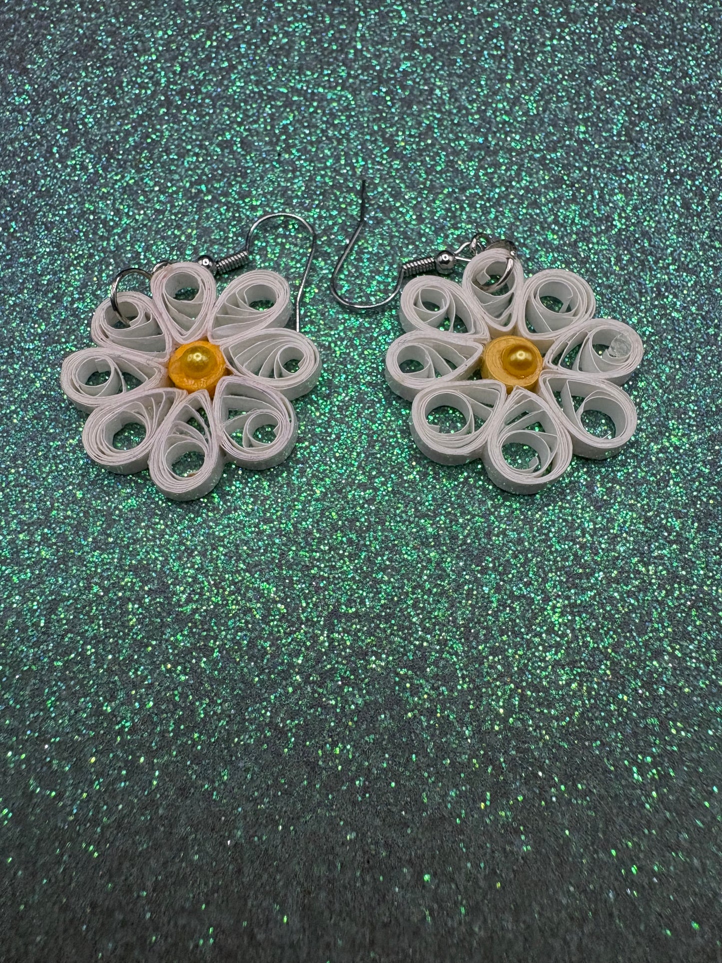 White Petal Daisy Earrings
