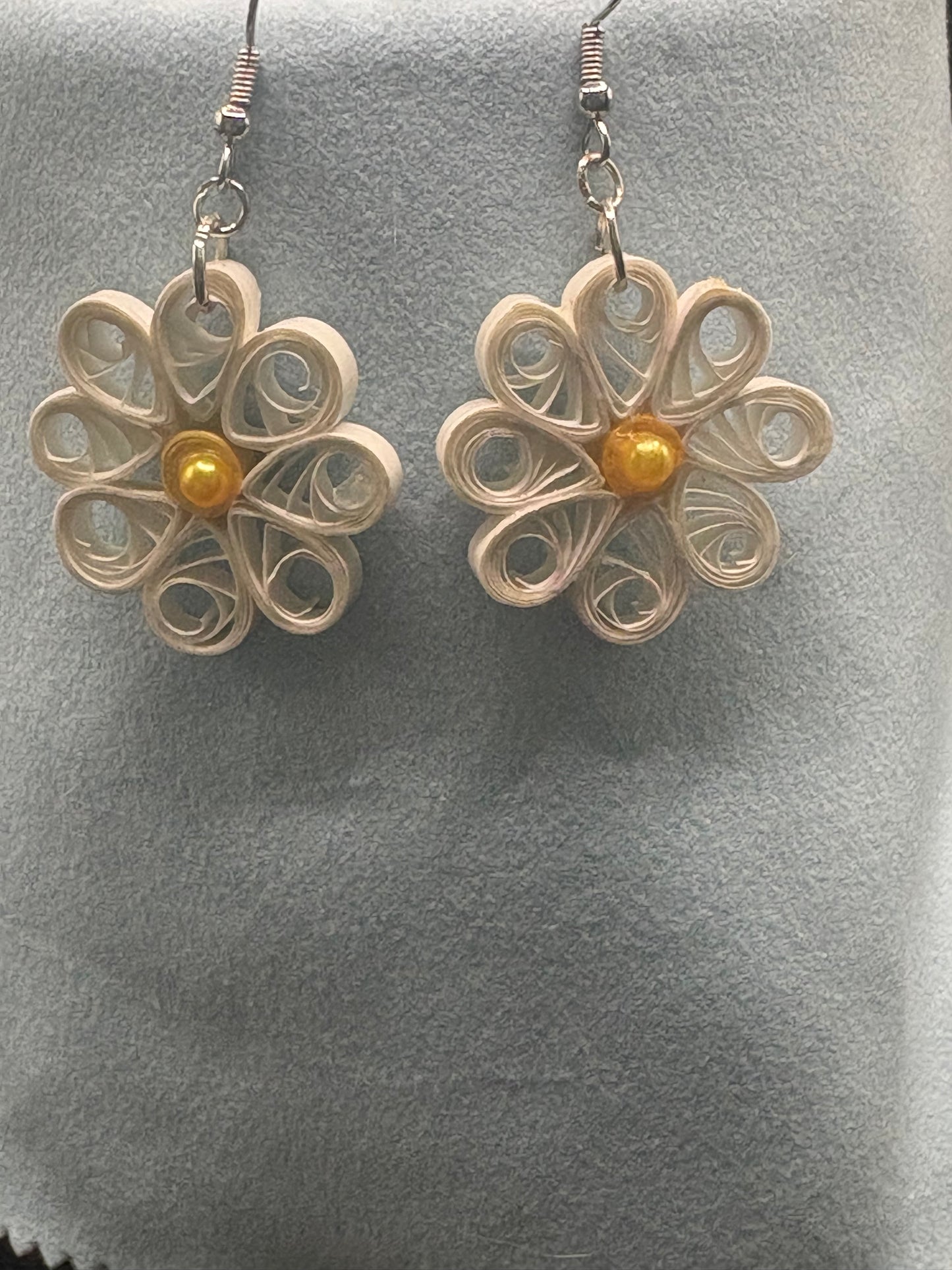 White Petal Daisy Earrings